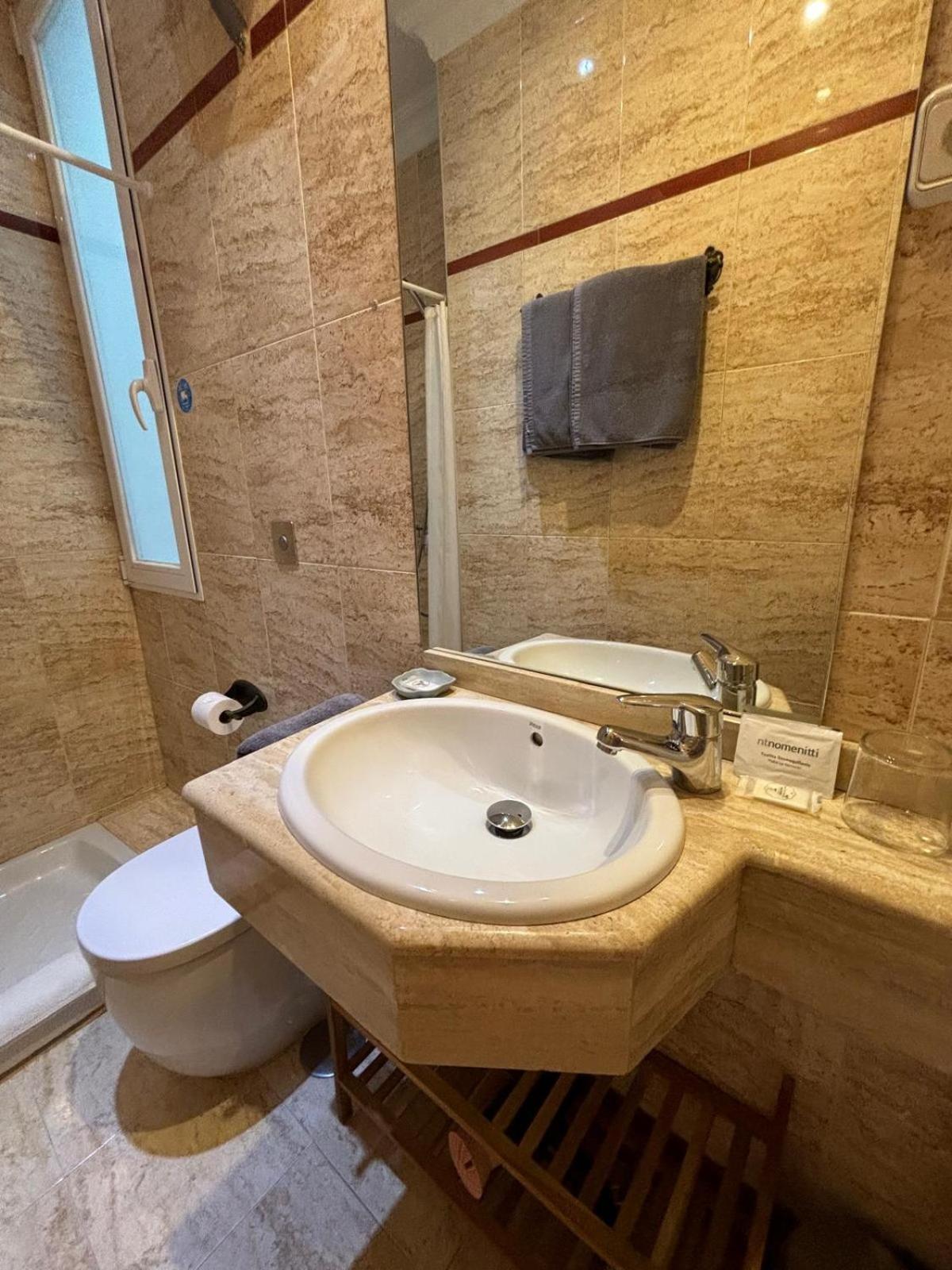 מדריד Hostal Barrera מראה חיצוני תמונה