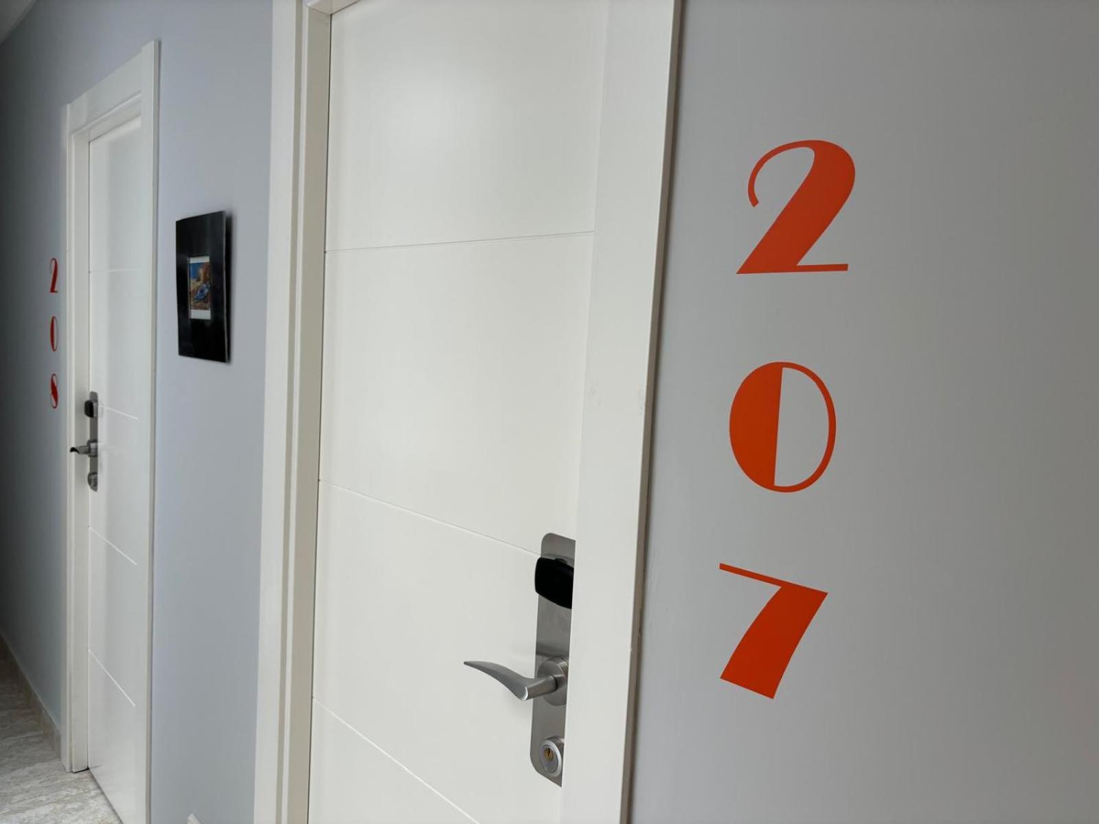 מדריד Hostal Barrera מראה חיצוני תמונה