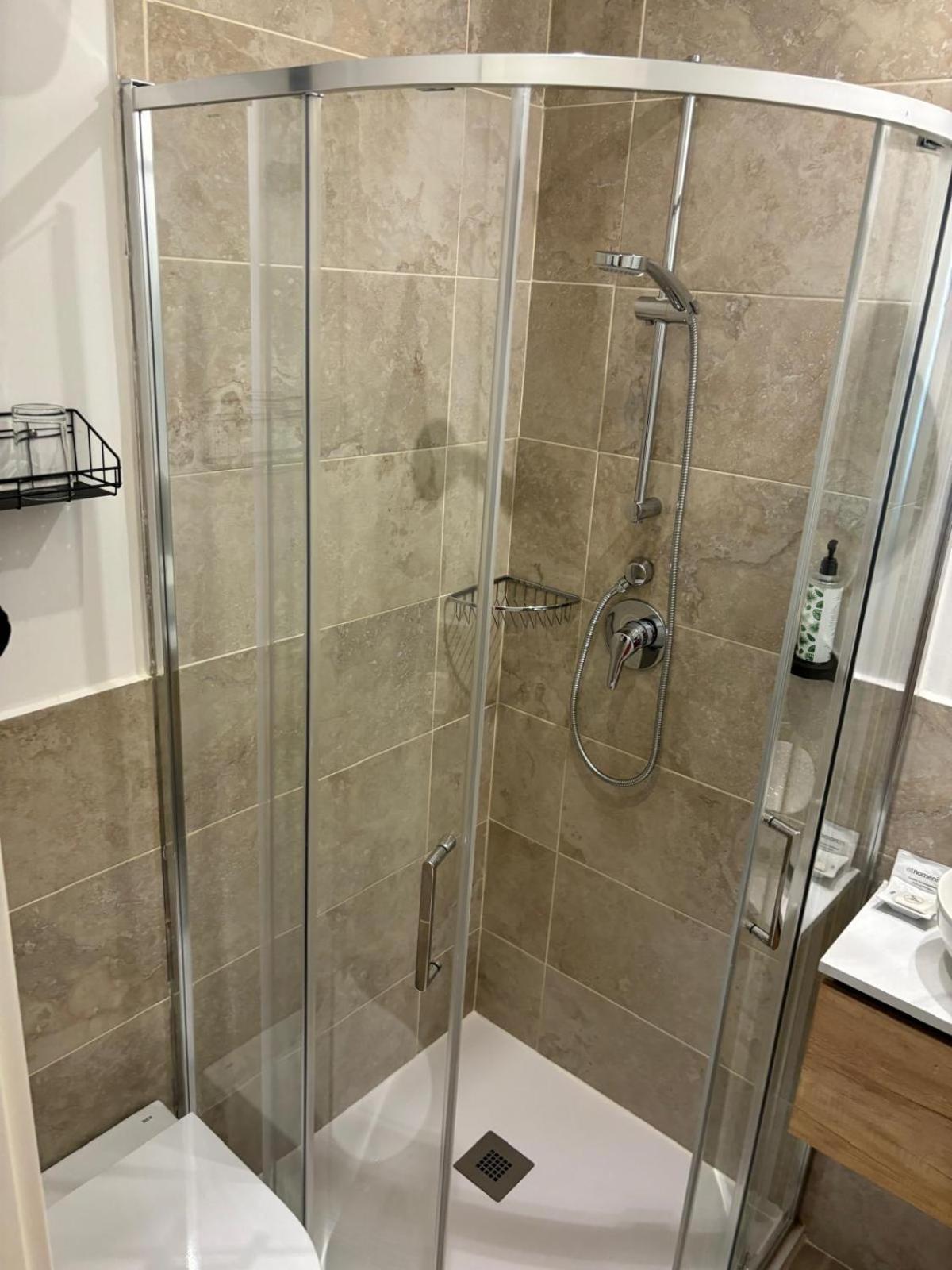 מדריד Hostal Barrera מראה חיצוני תמונה