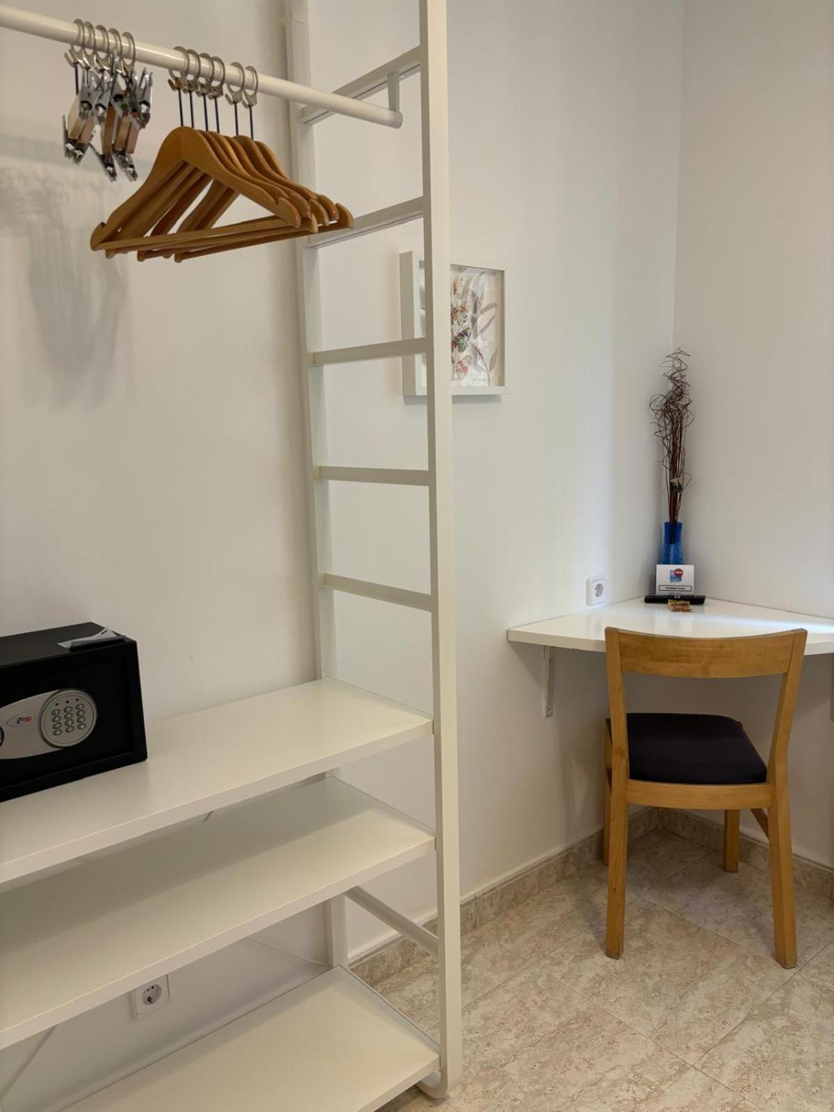 מדריד Hostal Barrera מראה חיצוני תמונה